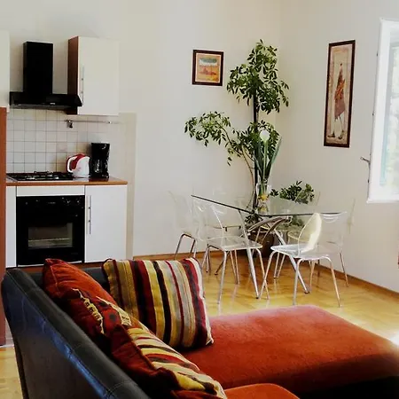 Apartment Luxurious Djuran *