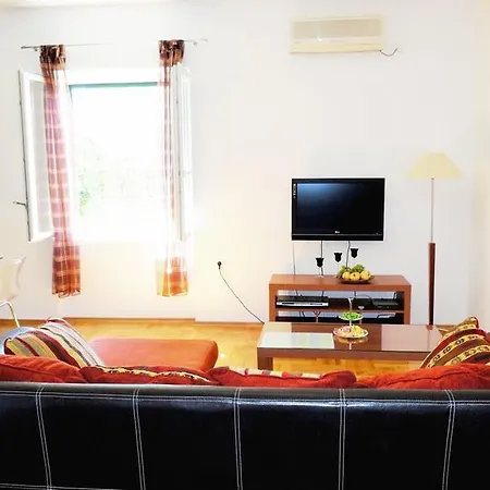 Luxurious Djuran